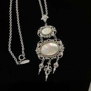 Vintage whiting and Davis silver tone mother of pearl necklace Victoria style
